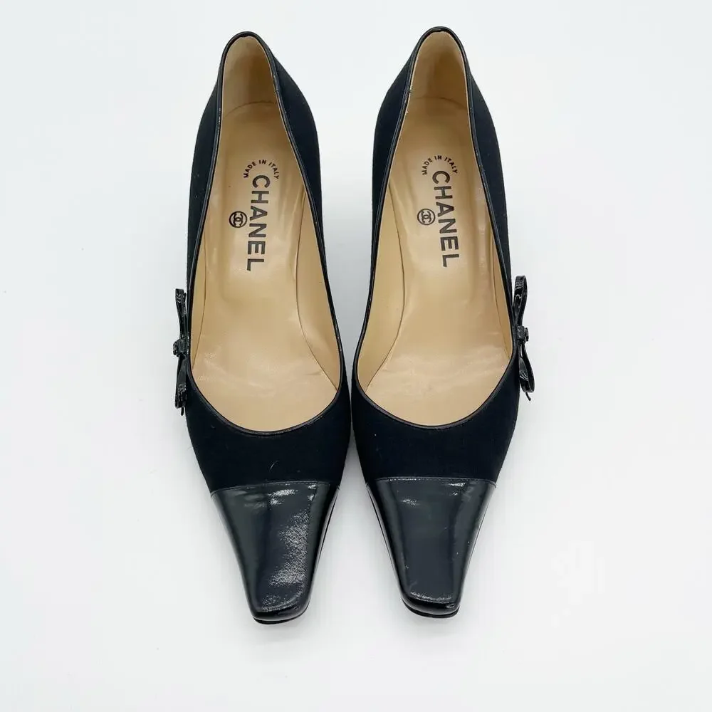 Chanel 2004 Karl Lagerfeld Black Jersey Patent Trim CC Logo Cap Toe Pumps EU 40